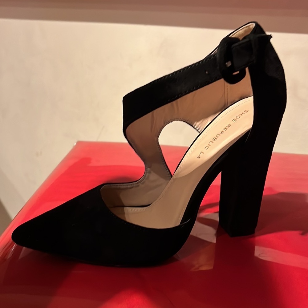 New Size 8 black suede shoe republic la buckle 4 inch wedge heal sexy dressy